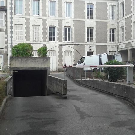 Preference - Hypercentre Avec Parking Prive Gratuit Et Lit Queen Size Apartman Poitiers Kültér fotó