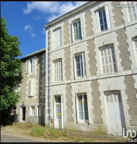 Preference - Hypercentre Avec Parking Prive Gratuit Et Lit Queen Size Apartman Poitiers Kültér fotó